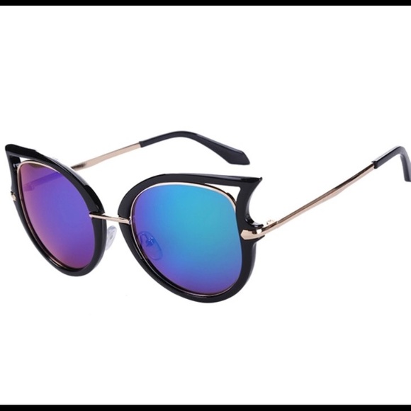 Black Mirrored cat eye Sunnies Sunglasses - Picture 3 of 4