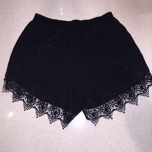 LACE TRIM SHORTS