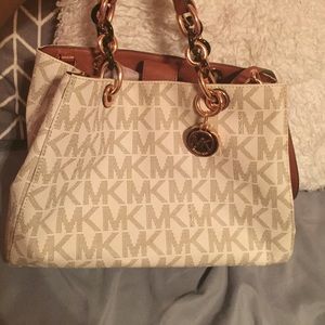Michael kors purse
