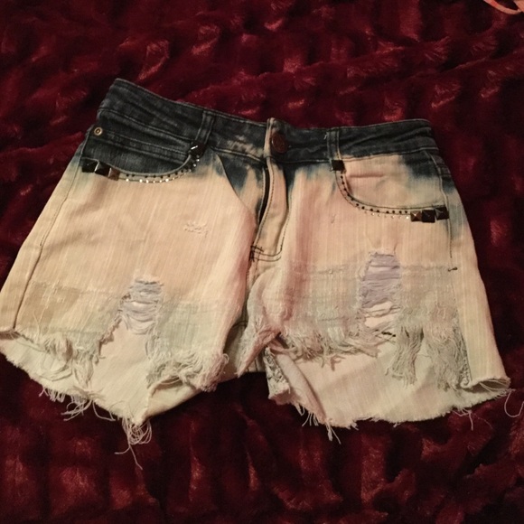 Bleached shorts