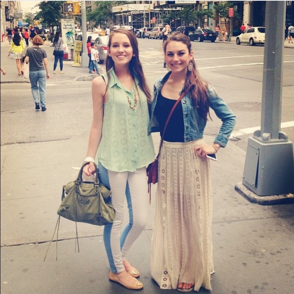 Meet your Posher, Ellie - Picture 2 of 2