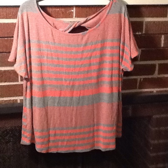 Grey N Pink flirty, casual, & dressy top!