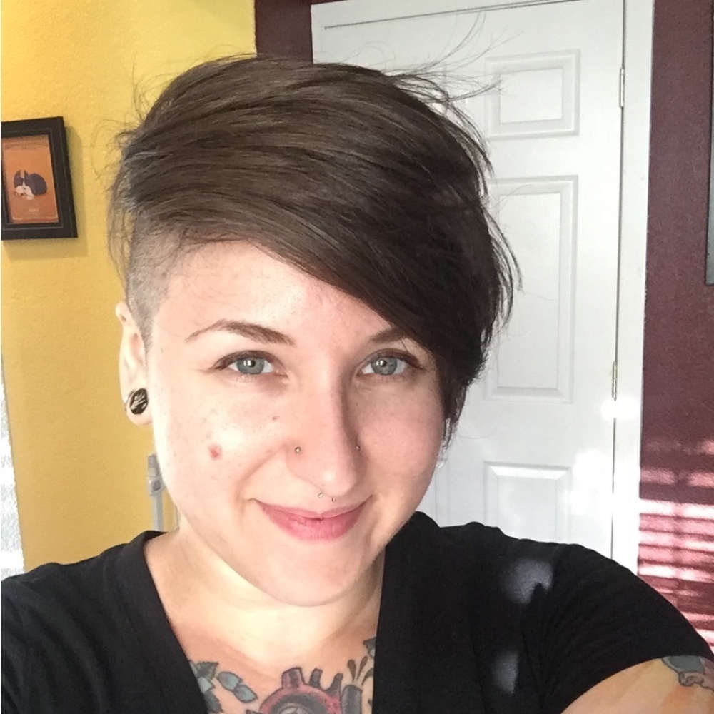 Meet your Posher, Lena