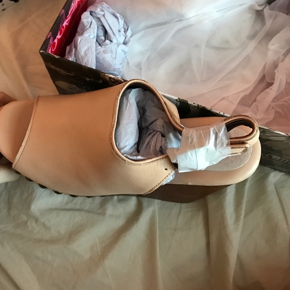 Brand new Jeffrey Campbell wedges - Picture 3 of 4