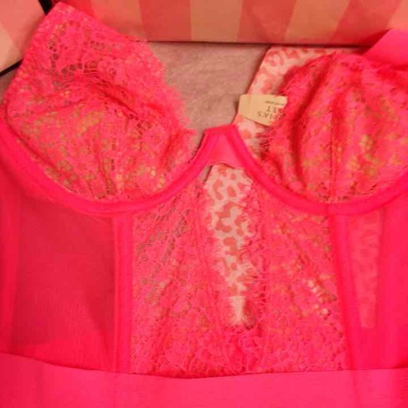 💄SOLD ON EB💄Vs banded garter slip 34B - Picture 3 of 4