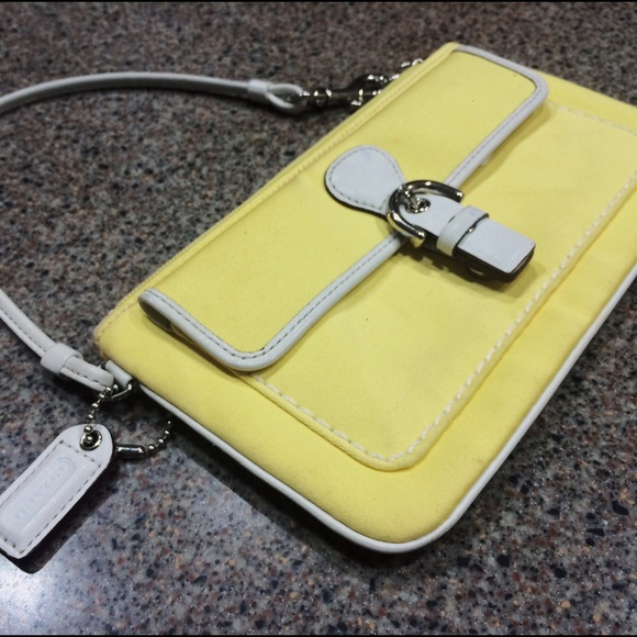COACH Soho Skinny Wristlet 7156 | SO Cute! 💖