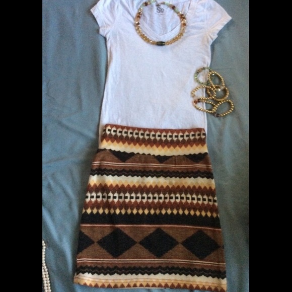 NWT AZTEC pencil skirt👑
