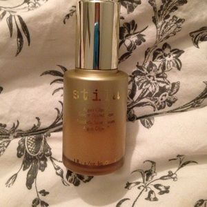Stila Aqua Glow serum foundation