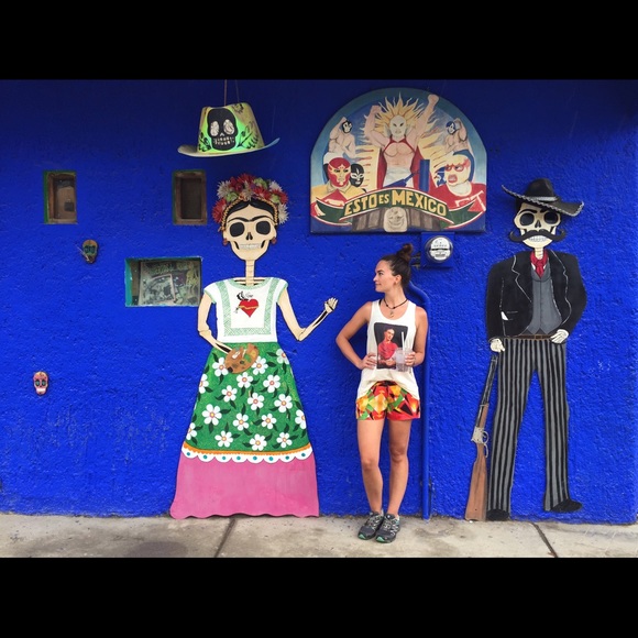 Meet your Posher, Katie! - Picture 3 of 4