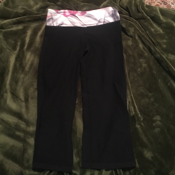 Lululemon Unicorn Tears Reversible Crop Size 4