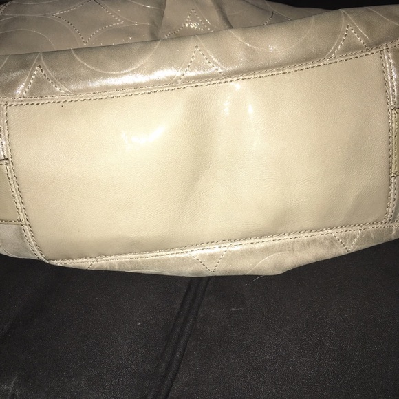 Coach - Picture 3 of 4