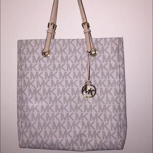 Micheal Kors leather tote