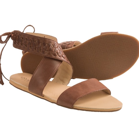 Blowout Sale ~ Koolaburra Alexa Sandal - Picture 2 of 3