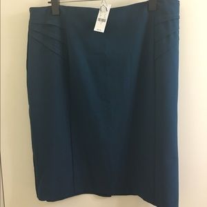 🎉 SALE!! NWT New York & Company teal skirt
