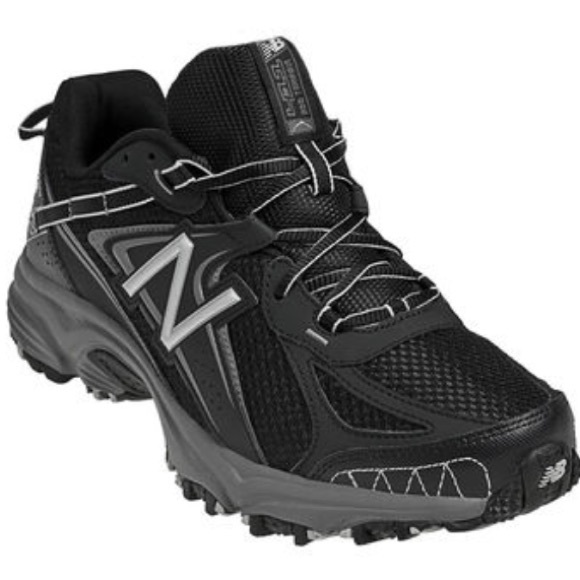 MENS new balance all-terrain sneakers size 9