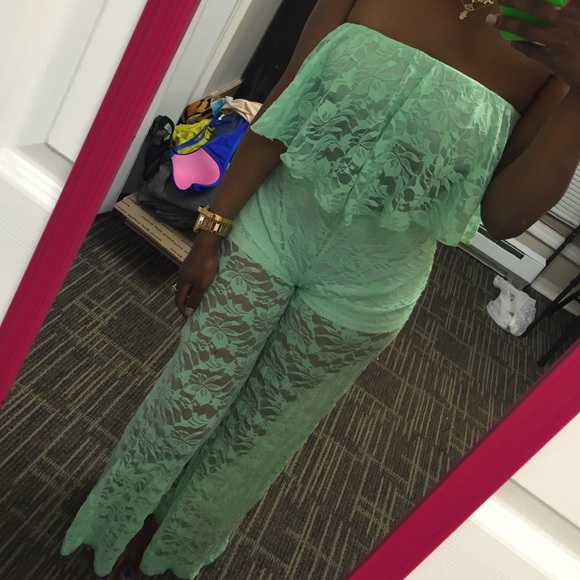 Two piece lace beautiful summer outfit - Picture 1 of 3