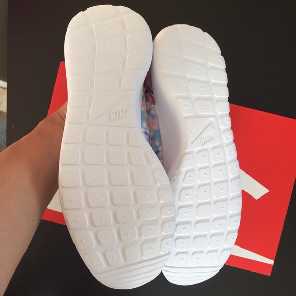 NIKE AUTHENTIC CHERRY BLOSOM NEW - Picture 3 of 4