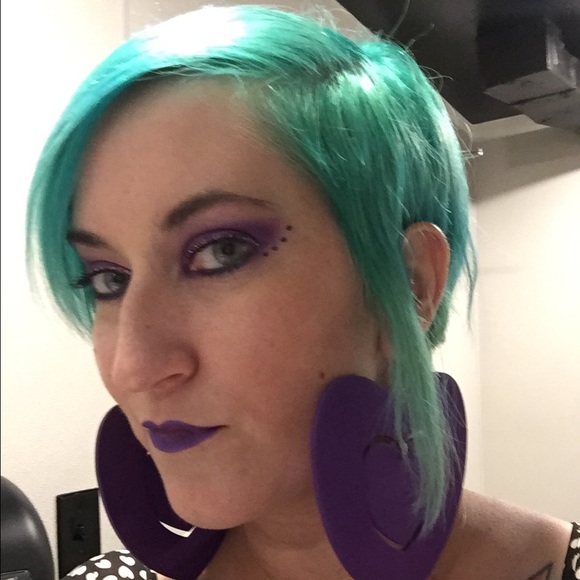 Meet your Posher, Ashly - Picture 3 of 4