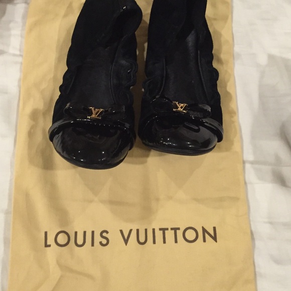 Lv black ballet flats