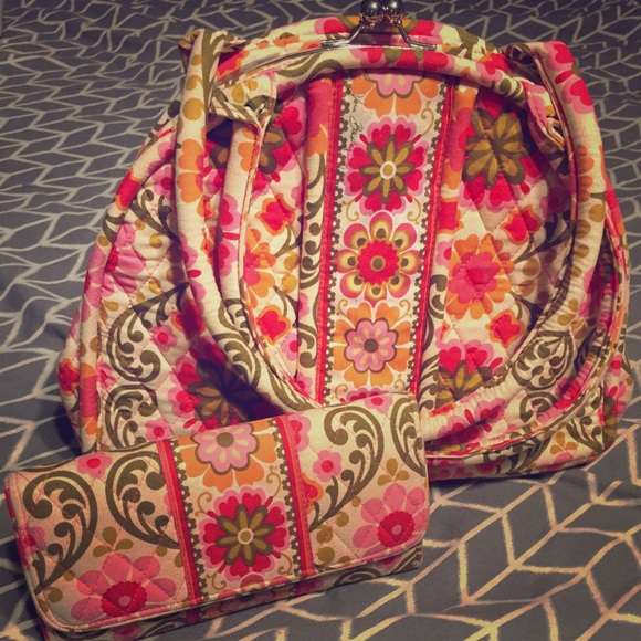 Vera Bradley hand bag and matching wallet