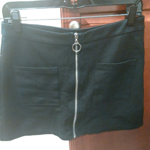 Forever 21 twin pocket skirt