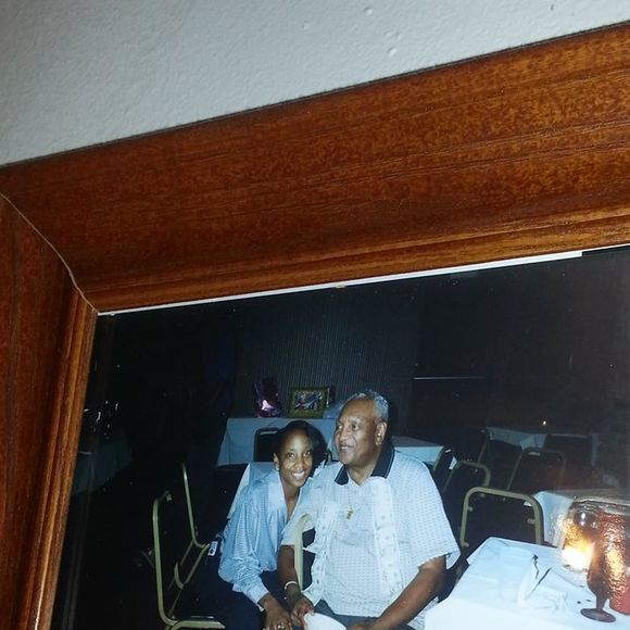 Meet your Posher, Iris - Picture 1 of 1