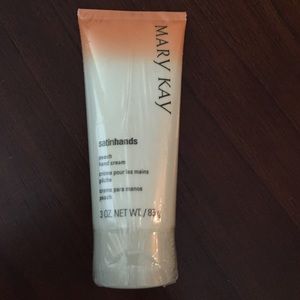 Peach satin hands!