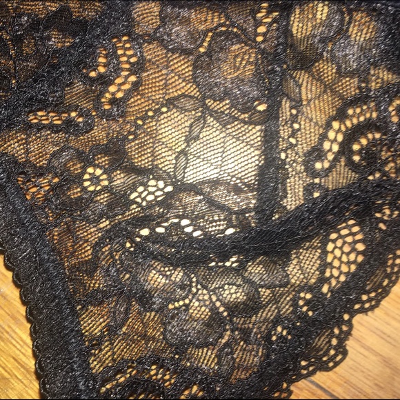 Black lace bralette - Picture 2 of 3