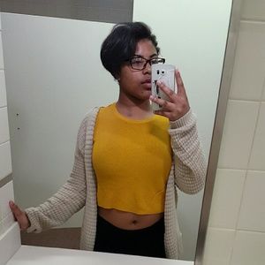 Meet your Posher, Monique