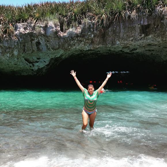 Meet your Posher, Cynthia - Picture 1 of 1