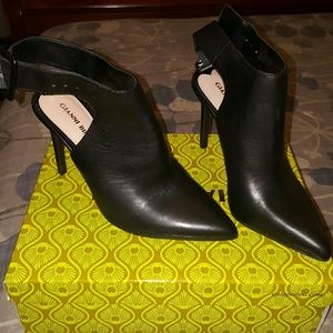 Gorgeous pointy toe heels-yaaaaaaaassssss!