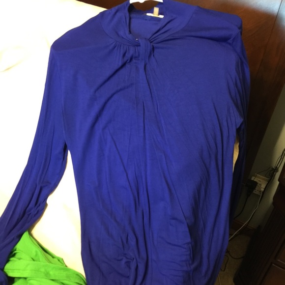 NWOT Cable & Gauge long sleeve Cobalt blue top