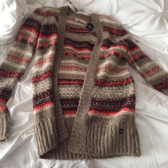 NEW WITH TAGS FALL COLORED CARDIGAN !!