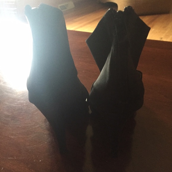 Italian Strappy Sandals - Picture 3 of 4