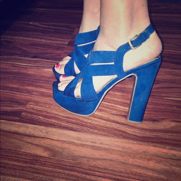 Mossimo blue suede heels 👠