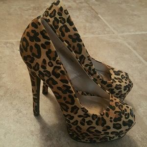 NWOT Charlotte Russe heels