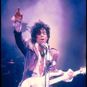 Meet your Posher, Regina