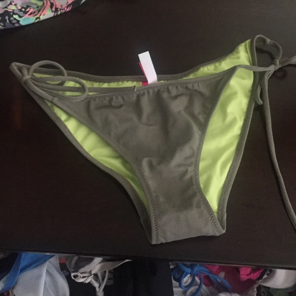 Vs bathing suit bottom. Brand new w lining