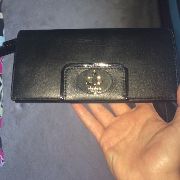 Authentic Kate spade wristlet/wallet