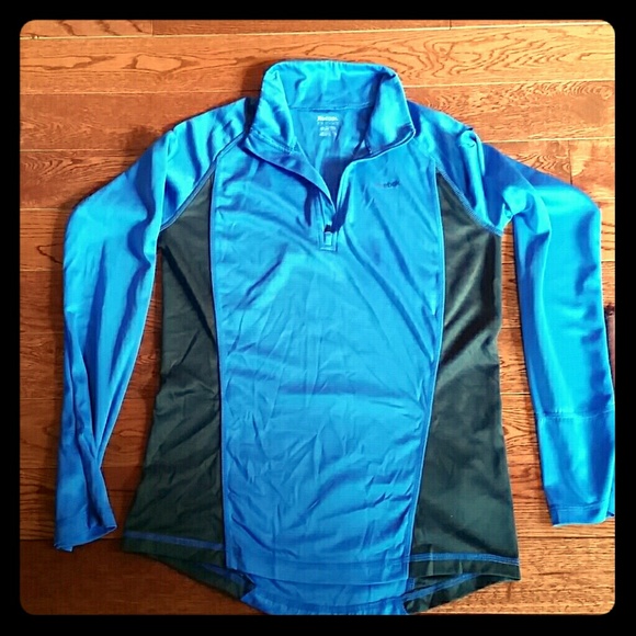 Med. Reebok play dry half zip