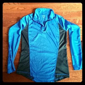 Med. Reebok play dry half zip