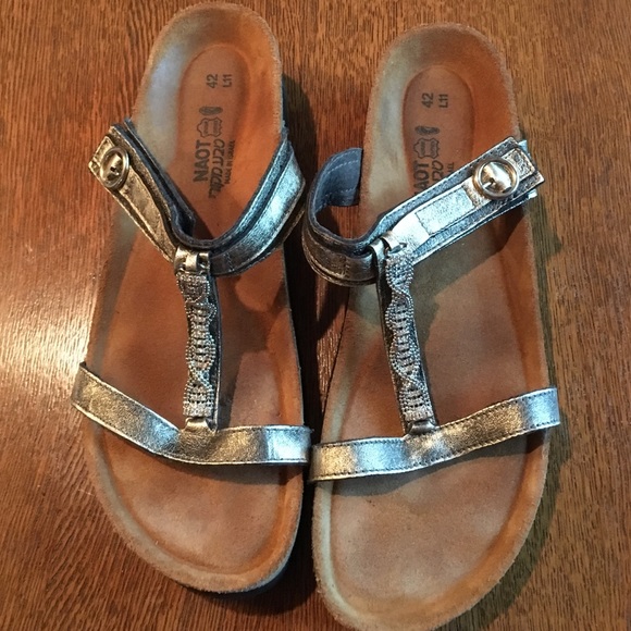 Naot sandal