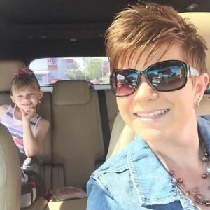 Meet your Posher, Derlene