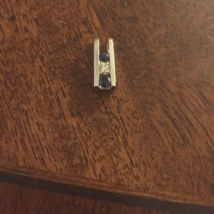 10k Whitegold, natural sapphire & diamond