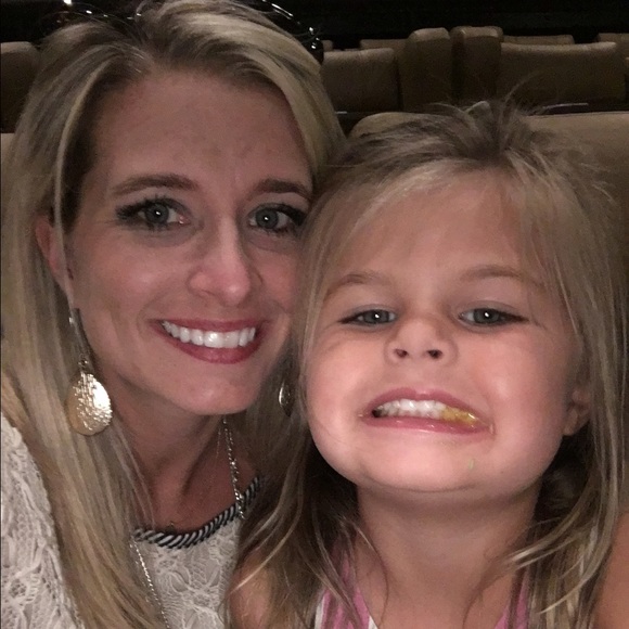 Meet your Posher, Ashley