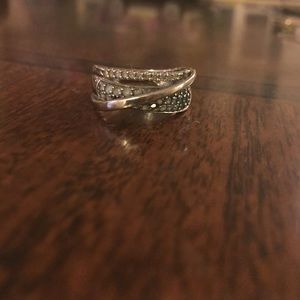 White Gold & Aquamarine ring w/ diamonds