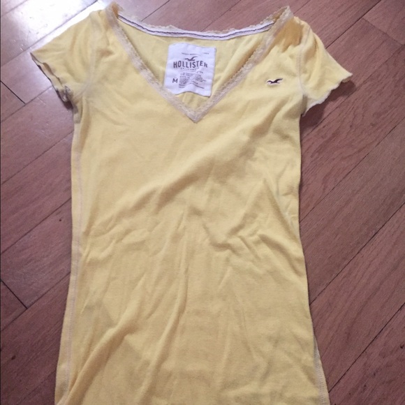 BOGO Juniors Hollister yellow top ❤️ - Picture 2 of 3