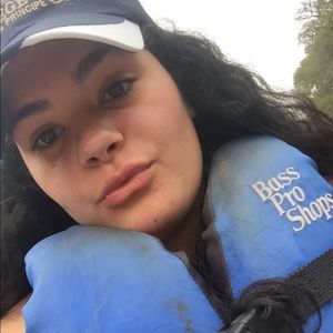 Meet your Posher, Yainey