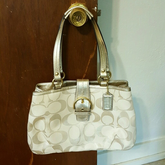 FLASH SALE coach purse.