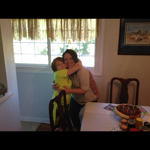 Meet your Posher, Amy - Picture 2 of 2